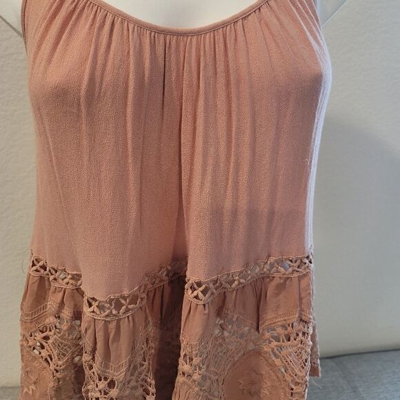 ASTR The Label Boho Crochet Tank Top - Picture 3 of 7